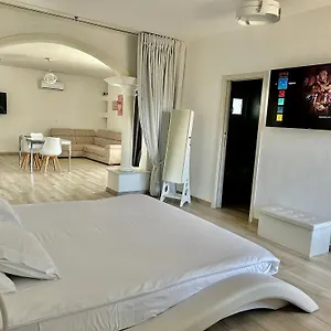 - La Bella Orosei